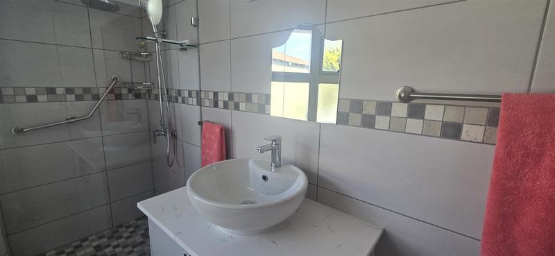 5 Bedroom Property for Sale in Hersham Western Cape